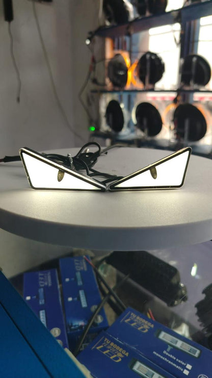 PAR DE OJOS LED COLORES PARA MOTO – Estilo Demonio / Ojo de Gato